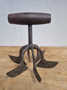 Vintage Apple Slicer
