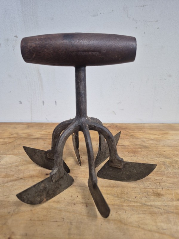 Vintage Apple Slicer