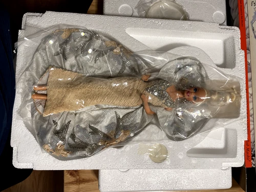 VTG 1991 Bob Mackie Edition Platinum Barbie w COA and Shipper Box 2703