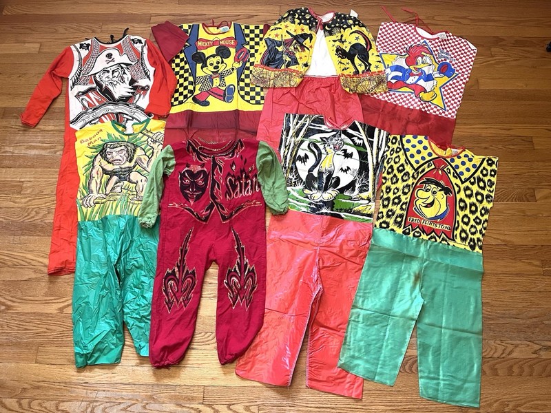 Amazing Vintage Halloween Costumes 1960’s & 1970’s Ben Cooper, Collegeville 🎃