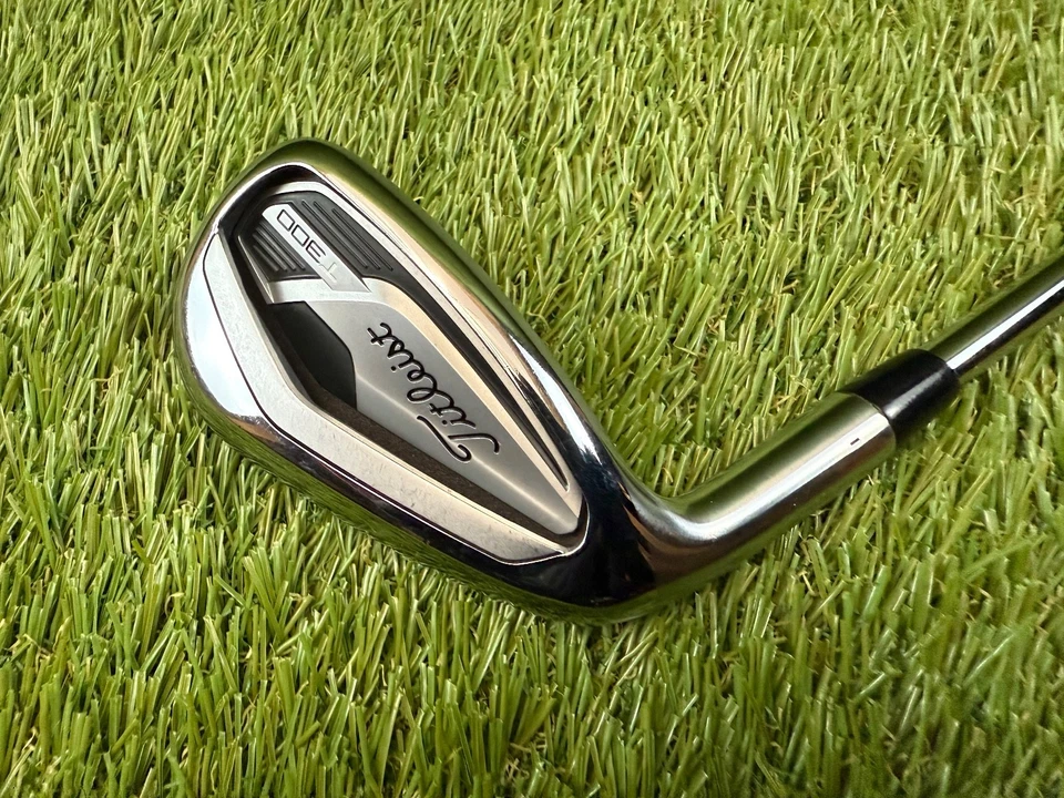*Nice* Titleist T300 Single PW Pitching Wedge Left Hand | AMT Red R300 Regular - Image 3 of 4