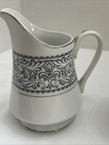 VTG PREMIERE: LONDON TERRACE, CREAM & SUGAR w/LID SET, white w/black & platinum - Picture 20 of 20