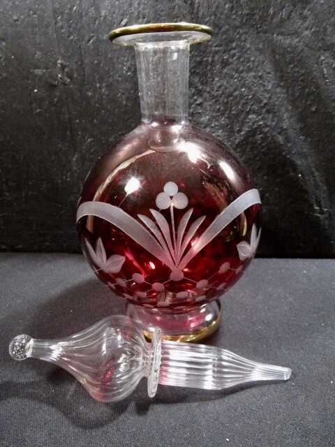 Fantastic  Colorful  Cranberry Bohemian  Decanter  With Ribbed Stopper