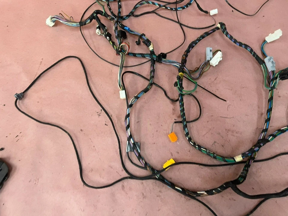 Enchufe arnés cableado maletero BMW 318i E30 145K OEM Foto 3 de 4