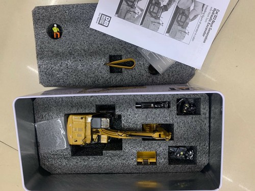 CAT 323 Hydraulic Excavator Next Generation Design With Work Tools 1/50 #85657 - Picture 4 of 8