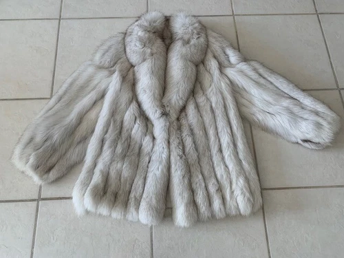 Fabulous: Silver Fox Jacket- Size L; 100% Real Fur jacket with collar