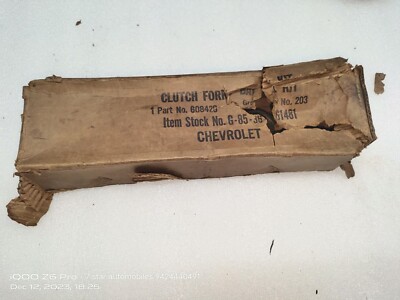 Chevy GMC Cars & Truck NOS with Box clutch release fork Casting number 838711