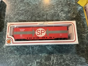 Bachmann HO Southern Pacific Box Car SP 51187 Red/Gray/White Analog