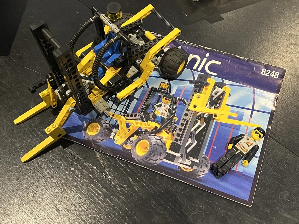 LEGO Technic 8248 Forklift, foto 1 di 5
