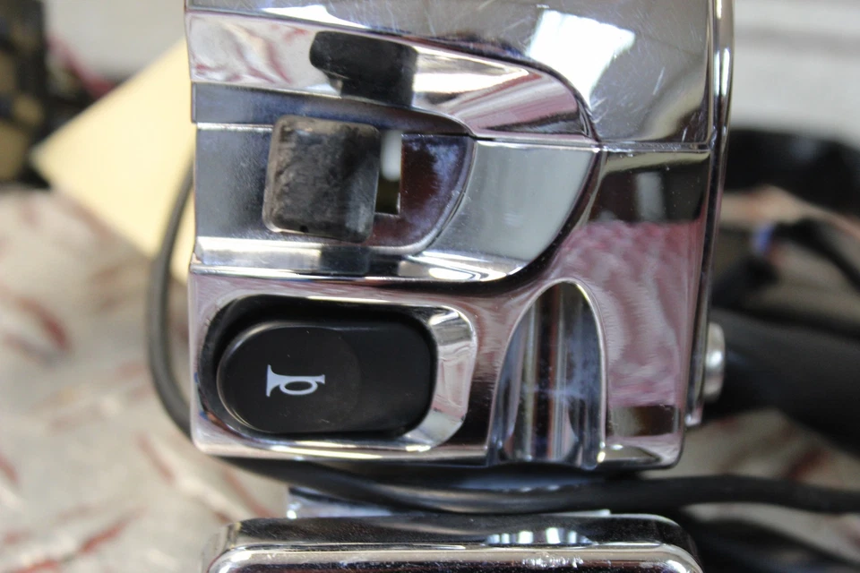 2008 VICTORY VISION TOURING LEFT CONTROL SWITCH W/ RADIO CONTROL BUTTONS VVT2 - Image 3 of 4