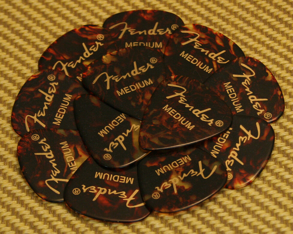 Fender Medium Tortoise 351 Celluloid Guitar Picks 0980351800