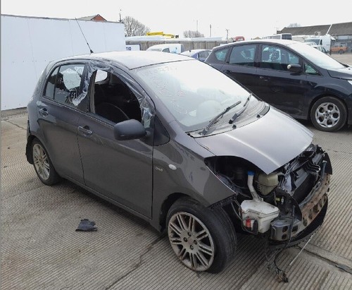 MANIGLIA PORTA TOYOTA YARIS - ESTERNA (LATO PASSEGGERO POSTERIORE/LATO SINISTRO) 2005-2011 - Foto 8 di 11