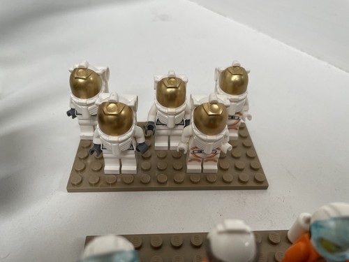 Lego City Space Grande Lotto Lavoro Razzo, Navetta, Stazione Spaziale e Molto Altro! - Foto 9 di 23