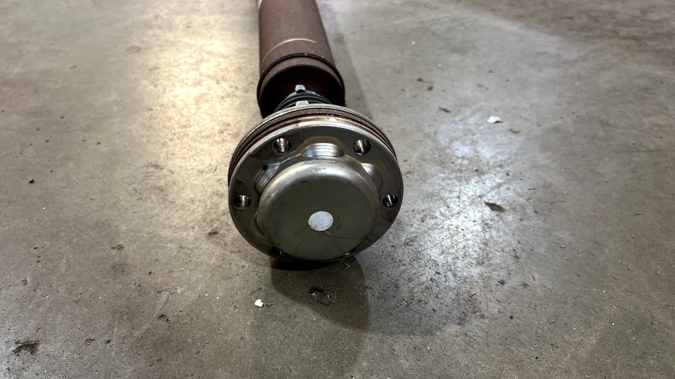 Eje de transmisión trasero Ford Mustang 2015-2017 FR3Z4R602S OEM. Foto 2 de 4