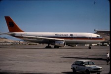 Dia D-AMAX Airbus A300B4-103 Hapag-Lloyd 26.12.1981 35mm gerahmt OP-K6-49