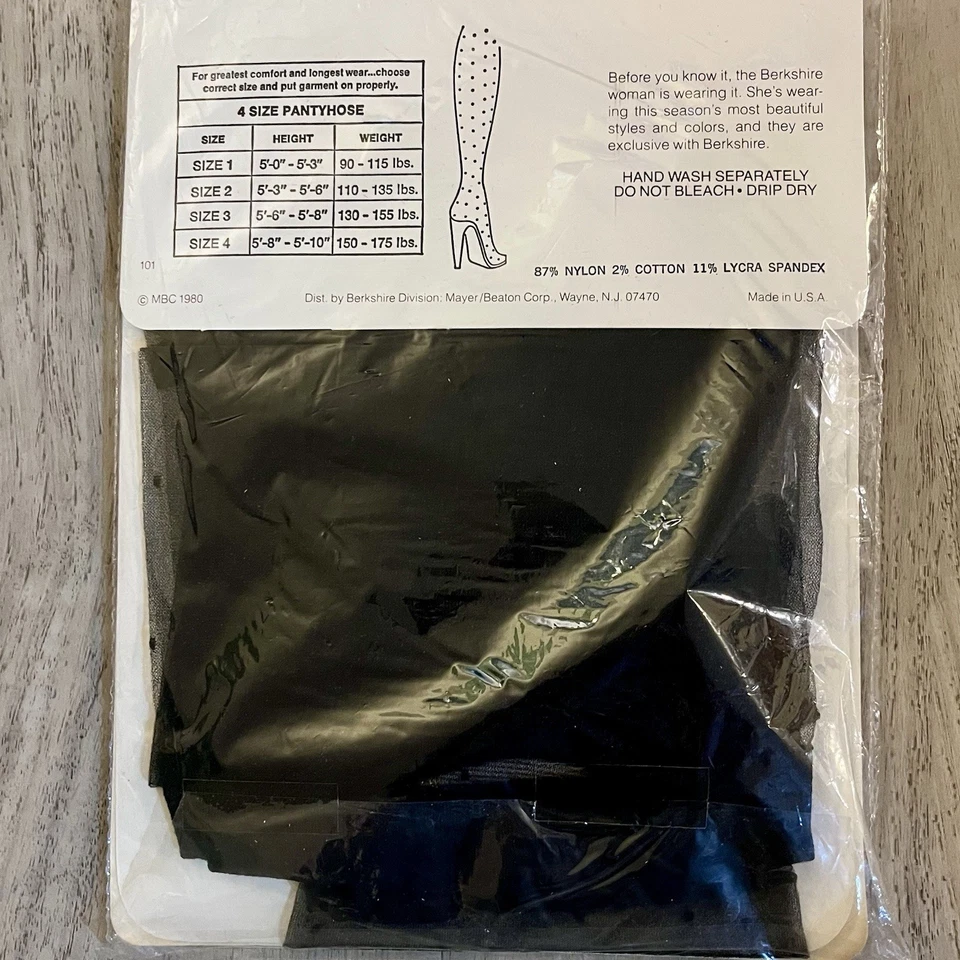 Колготки Berkshire Fashions черные изящные в горошек размер 2 новые винтажные 80-е новые с ценниками - Изображение 4 из 4