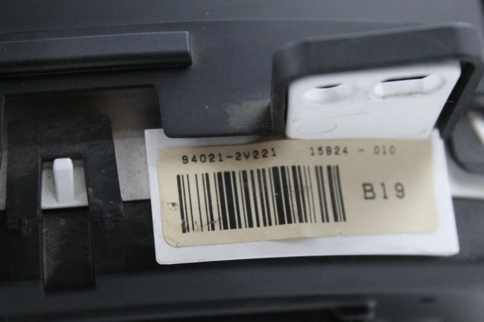 Grupo de velocímetros 110 k millas MPH turbo para Hyundai Veloster 2016-17 OEM 39783 Foto 4 de 4