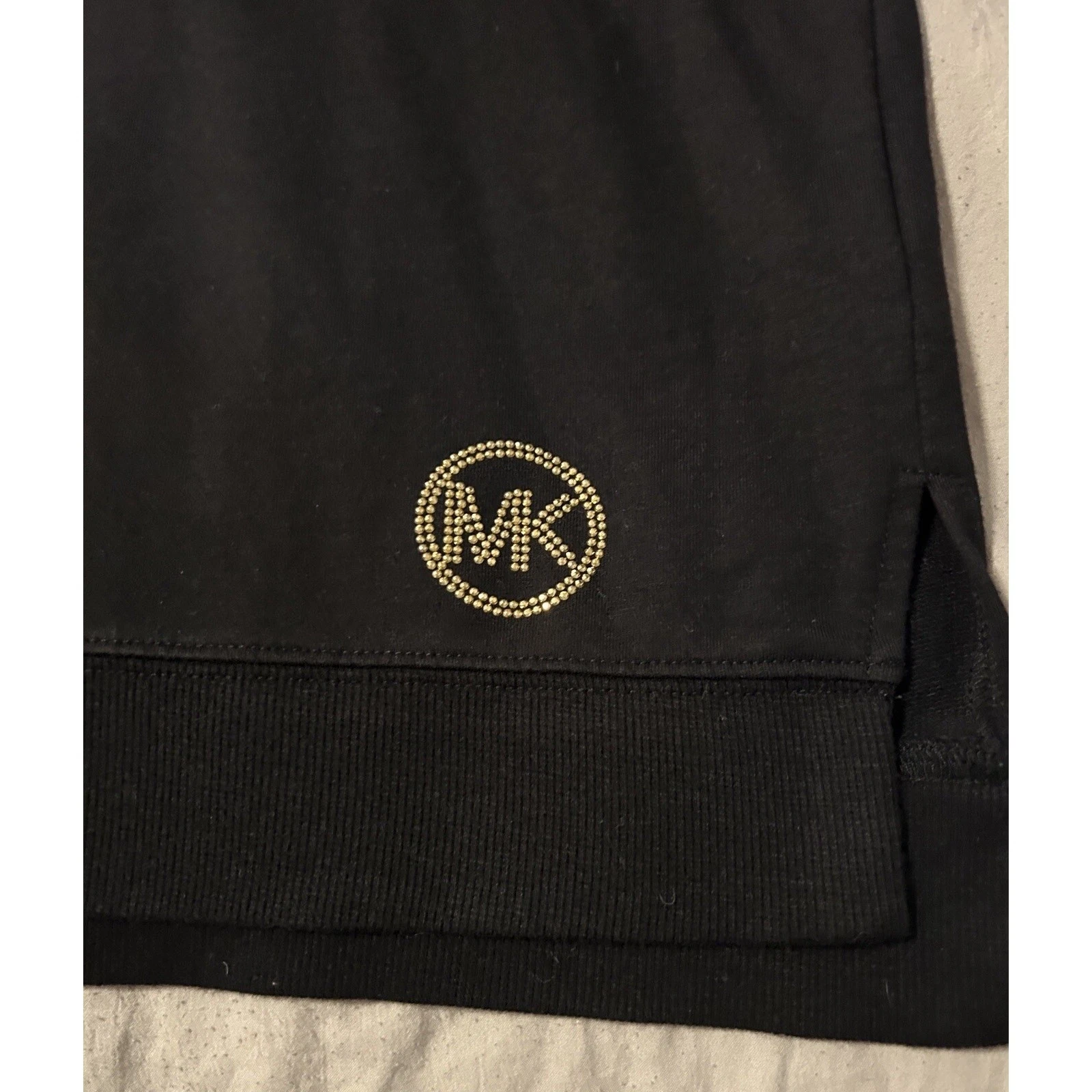 Felpa donna Michael Kors nera con cappuccio taglia media oro MK logo davanti