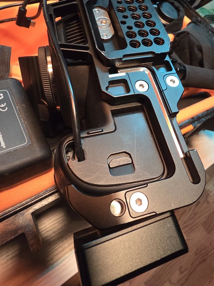 Blackmagic Pocket 4K Cinema Camera Filmmaking Bundle – Lenses, Rig, V-Mount,Case - Image 3 of 4