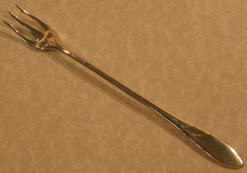 Vintage Oneida Silver, 1932 Lady Hamilton Pattern, Silverplate, NO Monograms - Picture 17 of 24