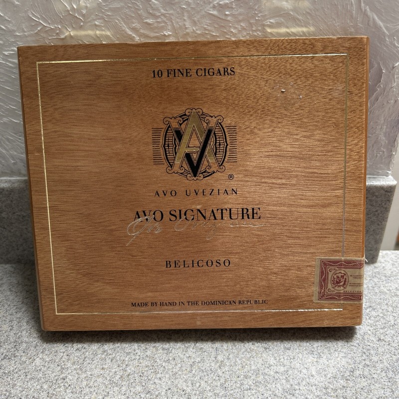 avo uvezian cigar box
