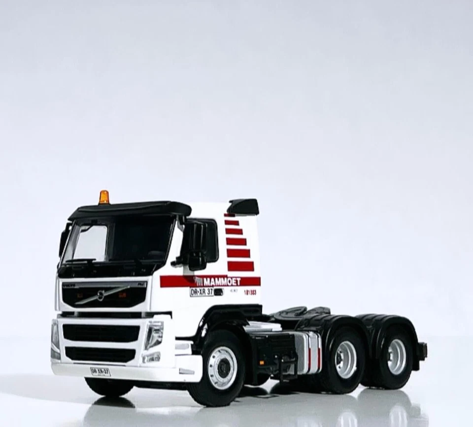 Volvo FM3 cabina cama 6x4 "Mammoet" WSI camiones modelos escala 1:50 Foto 4 de 4