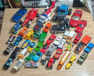Lot of 44 Assorted Loose Cars-Hot Wheels-Maisto-Matchbox 1/64, 1/41, 1/24 90/00