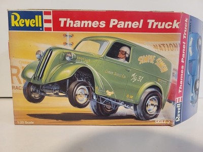 Vintage R E V E L L T H M E S Panel Truck Plastic Model Kit
