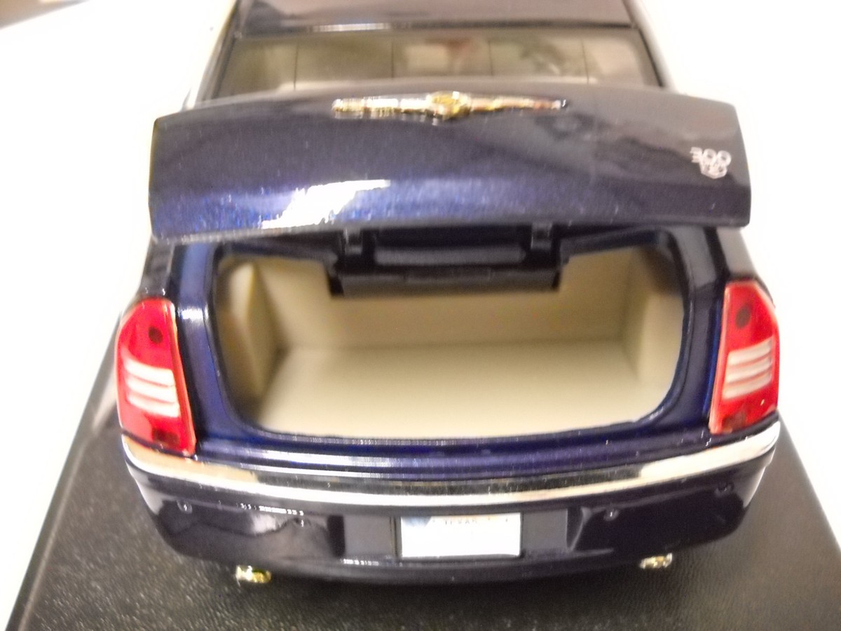 ミニカー CHRYSLER 300C HEMI 1/18 MOTOR MAX Motor Max Navy Blue 2005 Chrysler 300C Hemi 4 Door 1:18