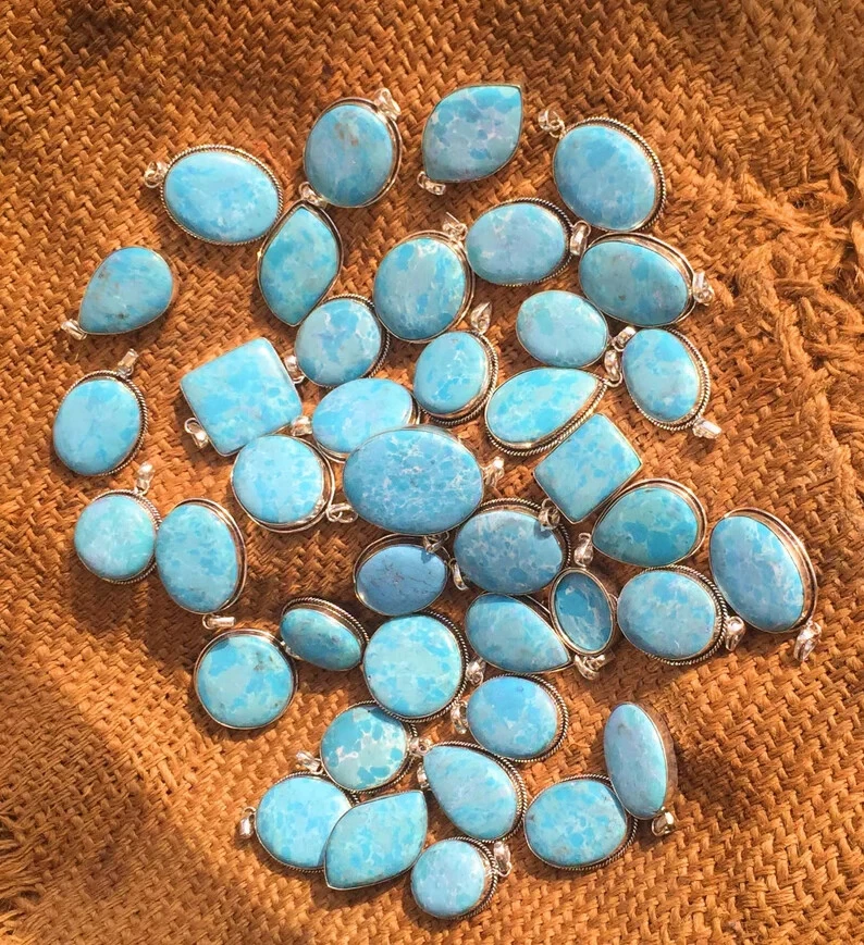 Lote de colgantes Larimar, colgante de piedras preciosas, lote de colgantes enchapados en plata 925 con forma mixta ~ Foto 2 de 3