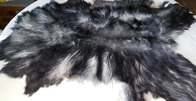 Icelandic Sheepskin / Lambs fleece Natural Color- Frosted Black   Straight Pile