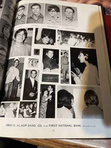 1968 Hillcrest High School Cuba, KS Yearbook - 第 7/16 張圖片