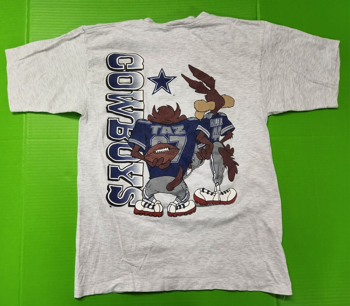 Vintage 90's Dallas Cowboys Looney Tunes Warner Bros. Shirt Vintage 90's Dallas Cowboys Looney Tunes Warner Bros. Shirt
