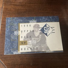 1996 UPPER DECK SP HOCKEY BOX GRETZKY, STARS & HOLOVIEW CARDS 30 PACKS