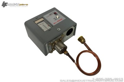 Johnson Controls P70DA-1 Pressure Switch 50-450 PSI Manual Reset SPST AC