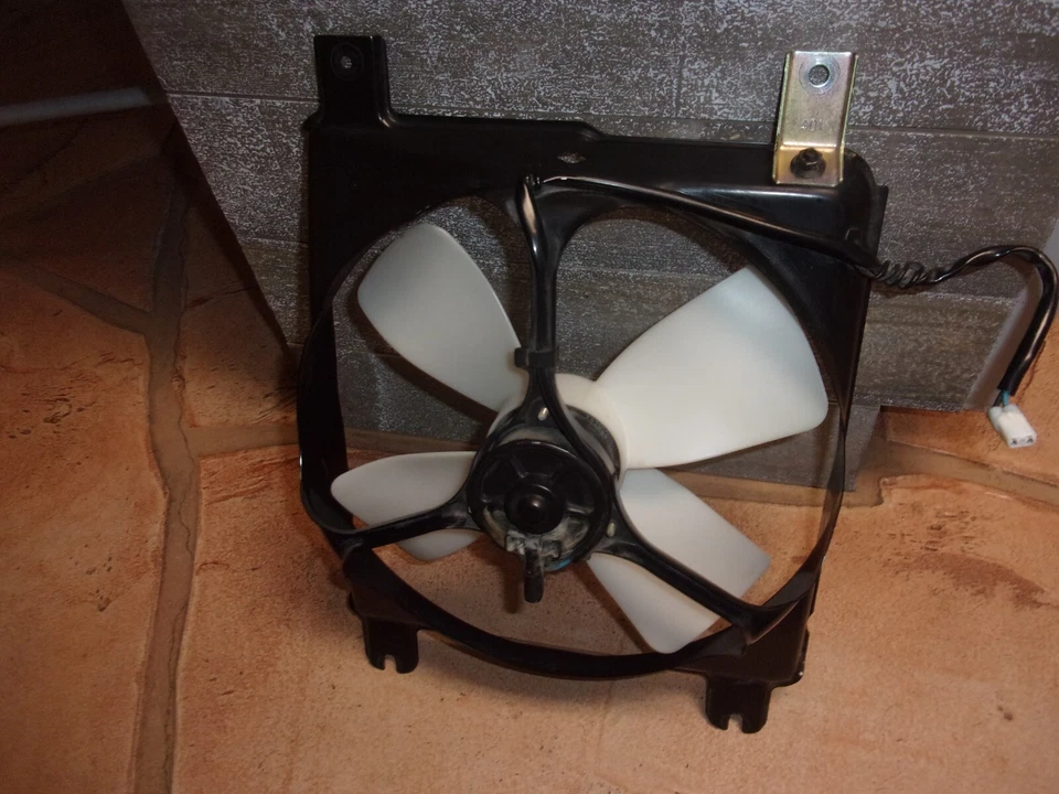 01-05 MAZDA MIATA RH, PASSENGER SIDE RADIATOR, A/C COOLING FAN ASSEMBLY, OEM - Image 3 of 3