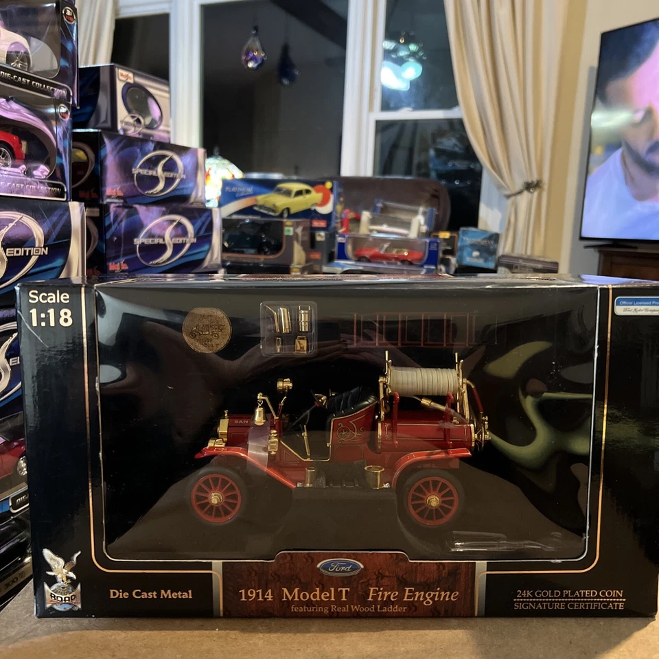 Ford Modelo T Fire Engine Red Signature 1:18 1914 Road Signature Series Nuevo en caja Foto 2 de 4