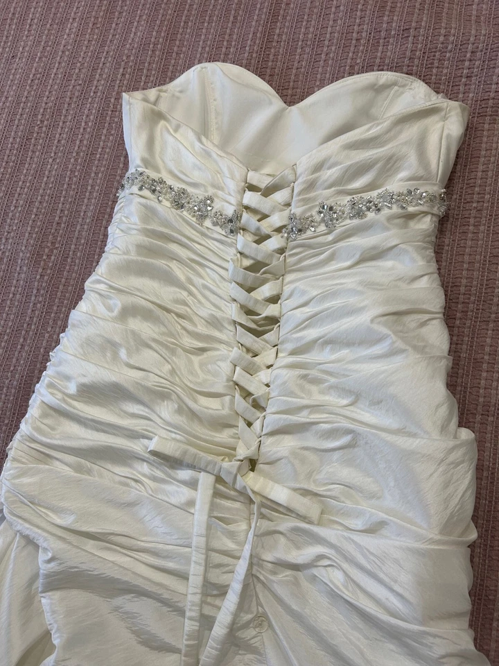 Morilee wedding dress.  Mermaid. .Strapless satin gown. size 18. fits. Plus size - Image 3 of 4