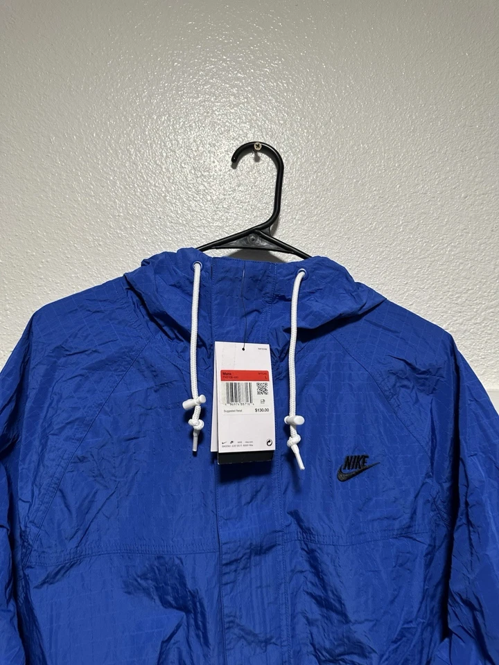 Jaqueta Nike Club Bandon corta-vento azul royal masculina tamanho grande FN3108-480 - Imagem 2 de 4