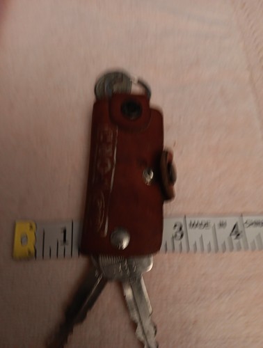 VINTAGE FORD MOTOR COMPANY KEY CHAIN WITH ORIGINAL KEY TO PAST AUTOMOBILE - 第 3/6 張圖片