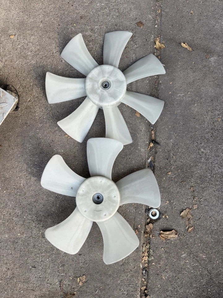 2004 LEXUS IS300 РАДИАТОР ОХЛАЖДЕНИЯ ВЕНТИЛЯТОР ЛОПАСТИ. OEM - Изображение 2 из 2
