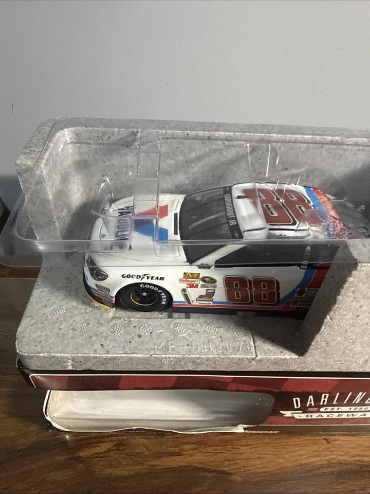 Dale Earnhardt Jr. #88 Valvoline 2015 Darlington Throwback 1:24 Diecast NASCAR Foto 3 de 4