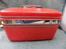 VTG Samsonite Red SILHOUETTE Train Cosmetic Makeup Travel Overnight Case