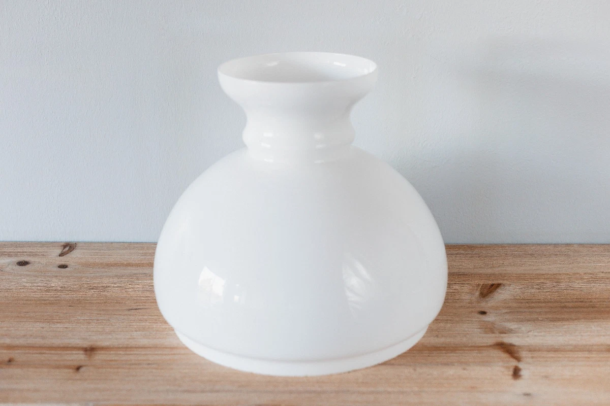 Plafonnier Globe Opaline – Vintage Années 60/70 – Diamètre 19,8 Cm – France