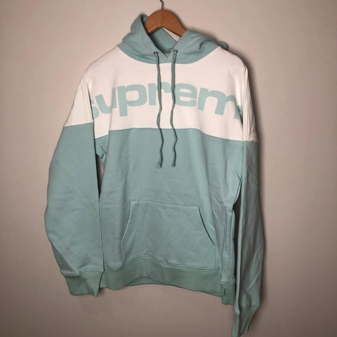 Sweat à capuche Supreme bloqué bleu glace FW17 taille Medium M
