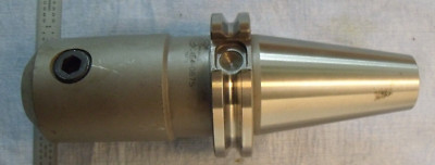 Command  C4E4-0875 .875'' Bore Dia 4'' Projection CAT-40 Toolholder