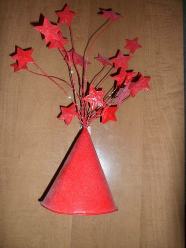 Star Table Decoration in White & Red Metal NEW Set of 2 - Picture 5 of 6
