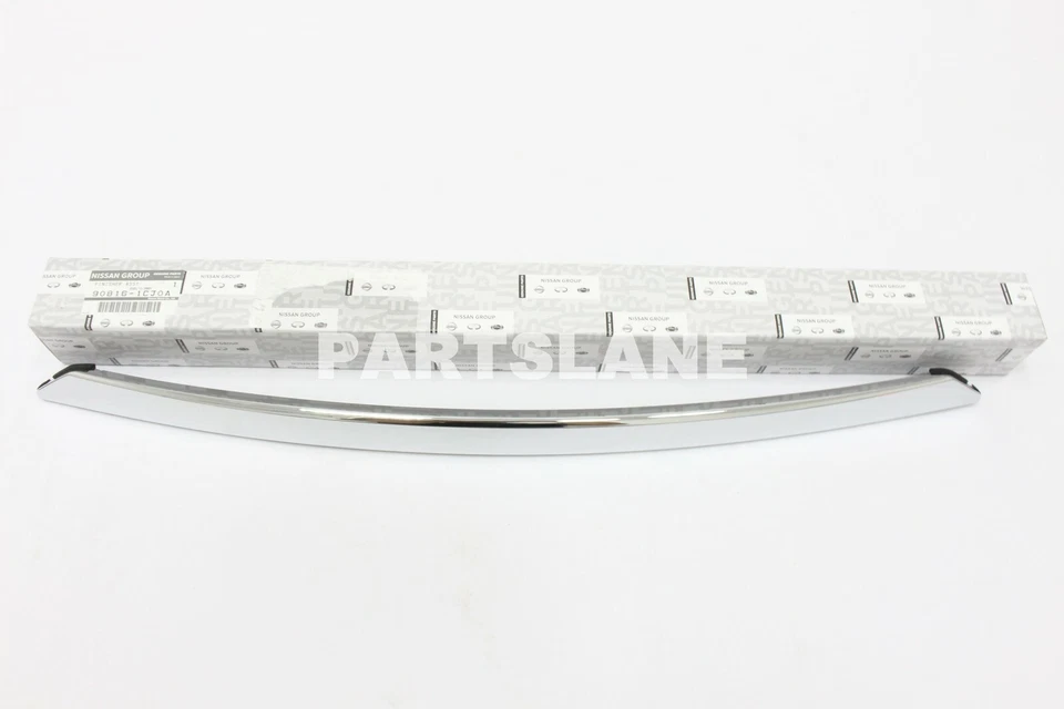 Acabador de puerta trasera central genuino Infiniti QX70 FX37 FX50 FX35 OEM 90816-1CJ0A Foto 2 de 3