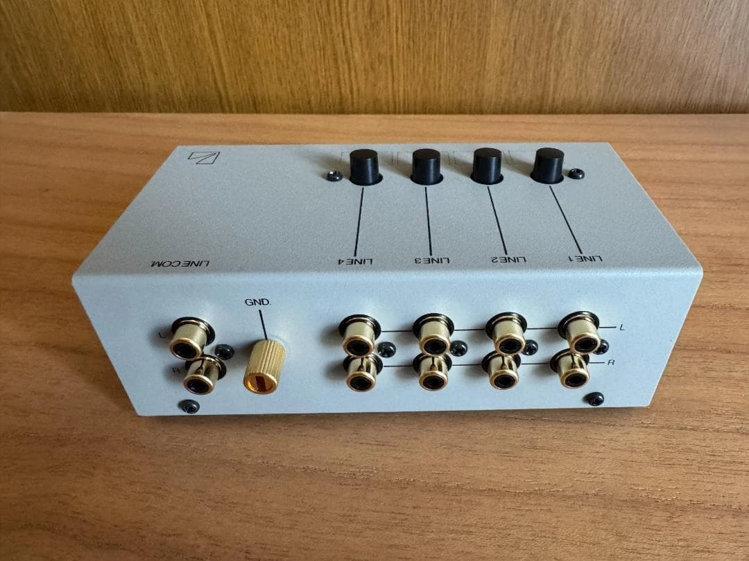 Luxman AS-4III Passive 4-Input Stereo RCA Line Selector with Box Tested Working