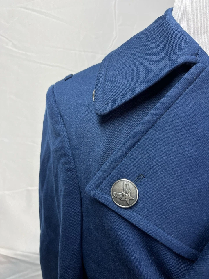 Abrigo largo Academy Cadet Pea 40 R azul doble botonadura 40 R de la Fuerza Aérea de los Estados Unidos Foto 2 de 4